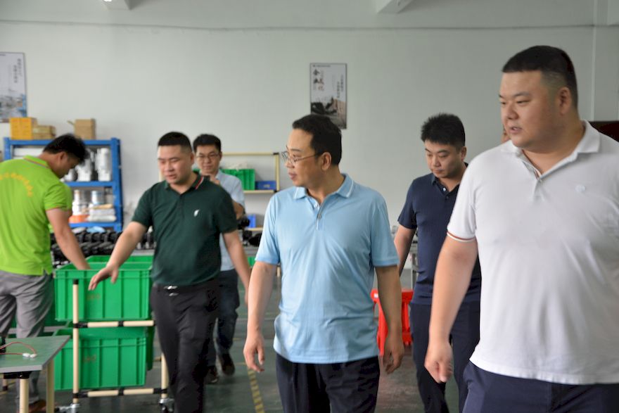 热烈欢迎通许县县委书记张云凌一行莅临贝诺特参观指导